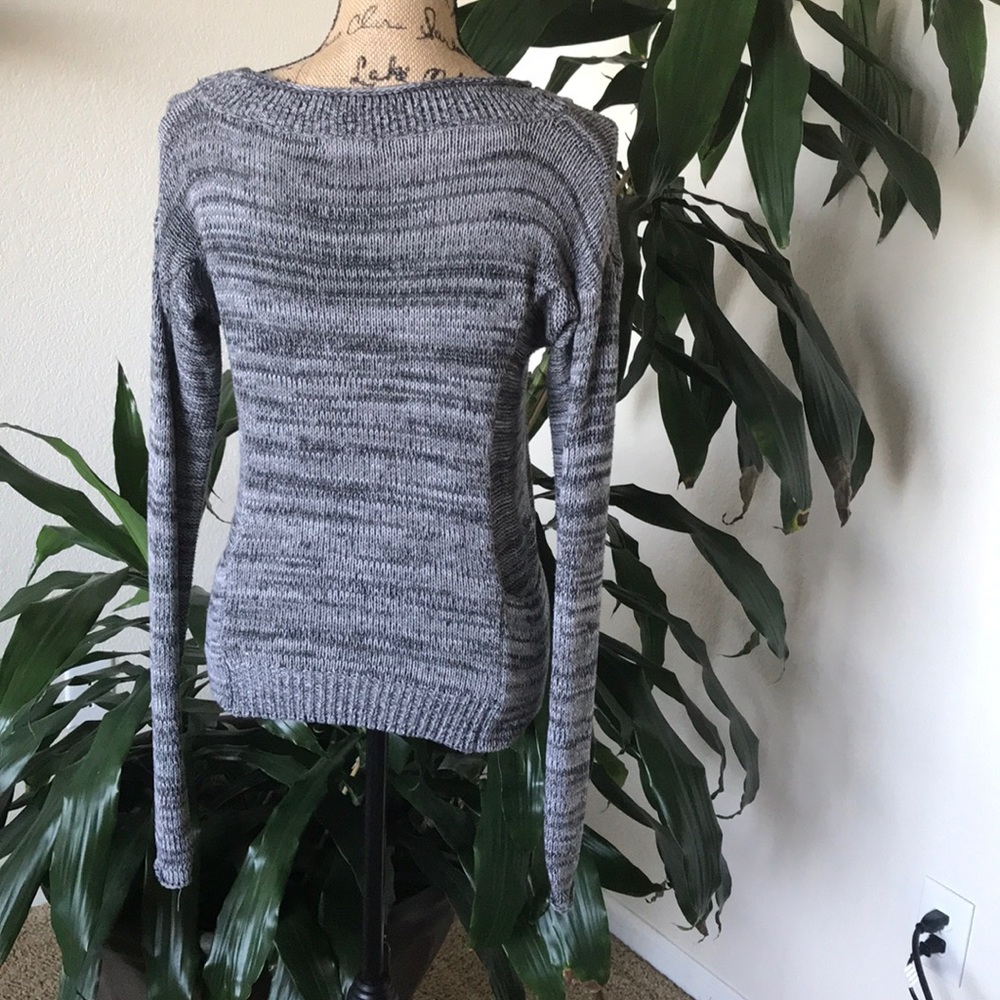 Jump Sweater - Picture 6 of 7
